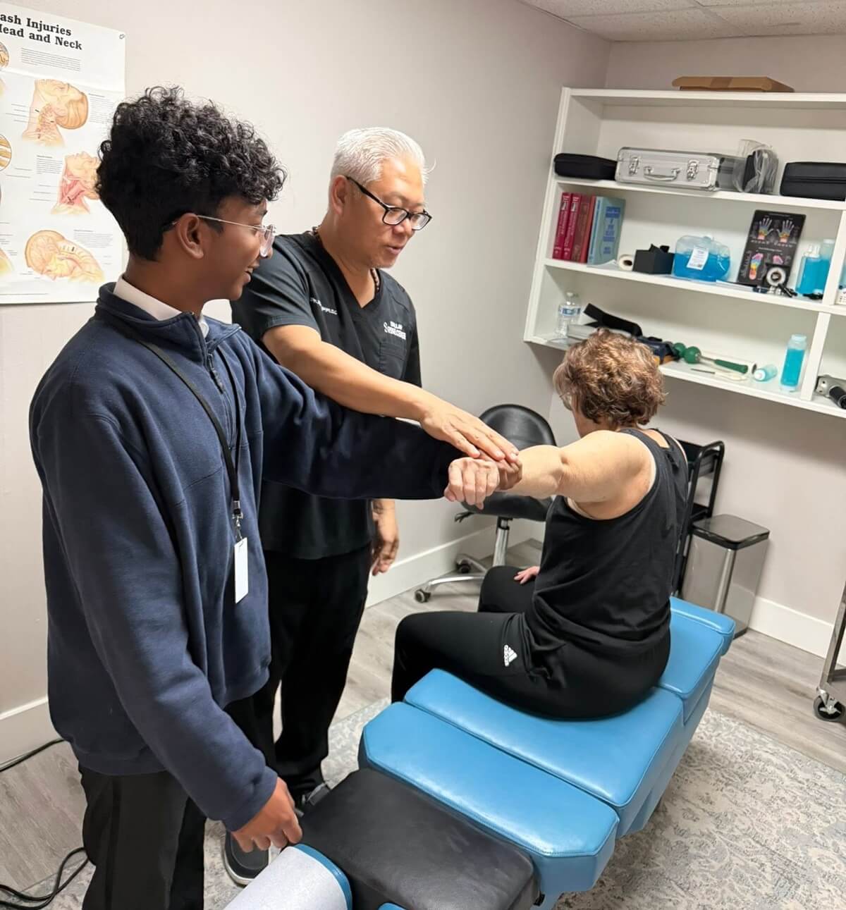 DRX9000 spinal decompression machine demonstration in Carrollton, TX